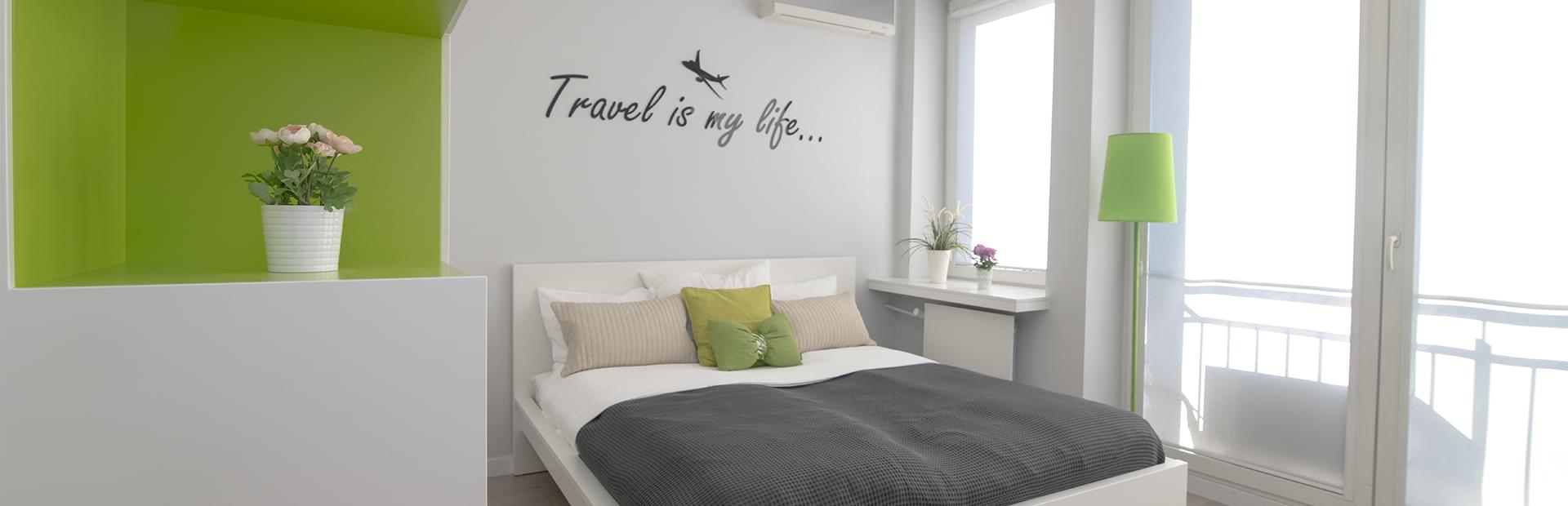 Apartment Salon Bed Window