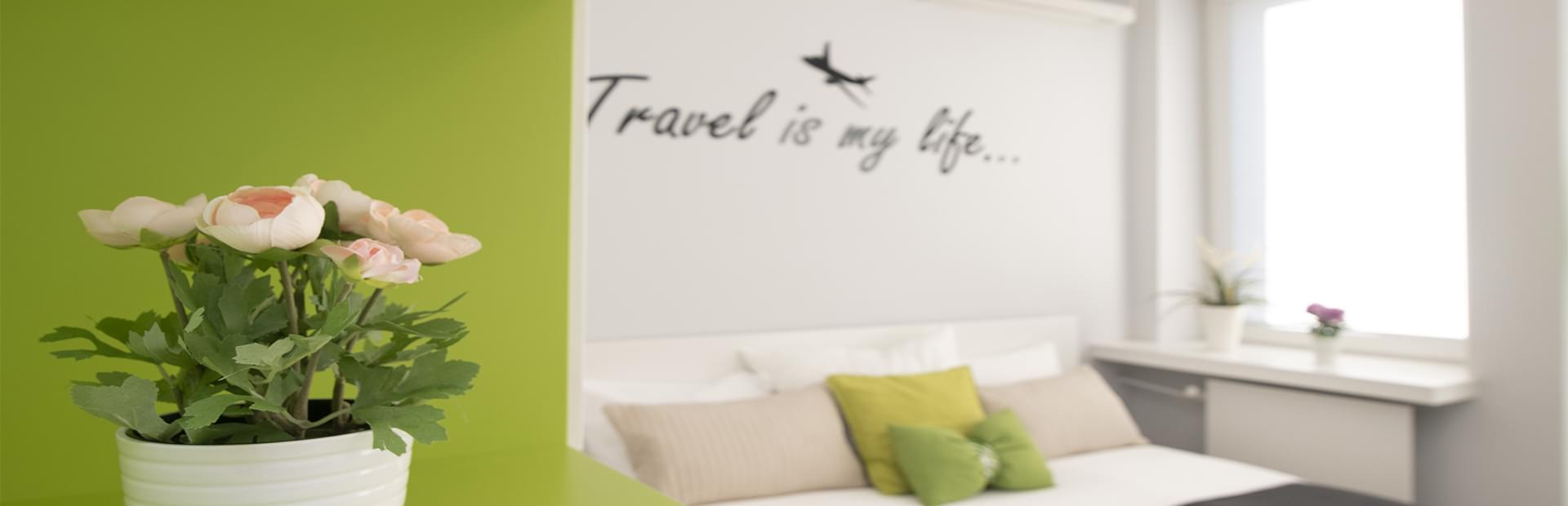 Apartment Salon Bed Window